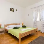 Apartment Roza *