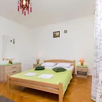 Roza Apartment