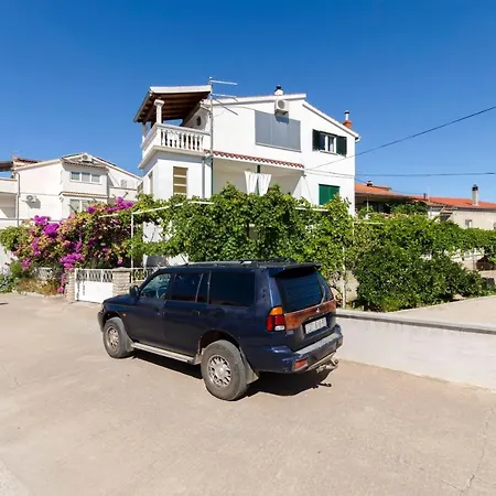Roza Apartment *